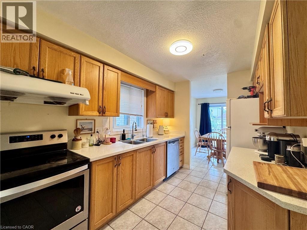 679 Karlsfeld Road, Waterloo, ON, N2T 2V3 - 3