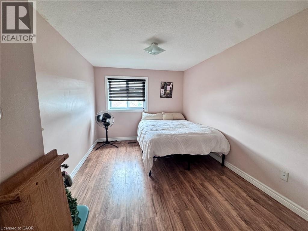 679 Karlsfeld Road, Waterloo, ON, N2T 2V3 - 13
