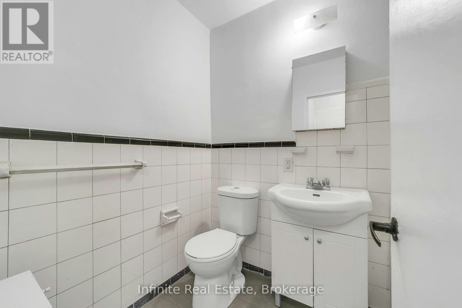111-896 Eglinton Avenue E, Toronto, ON, M4G 2L2 - 4