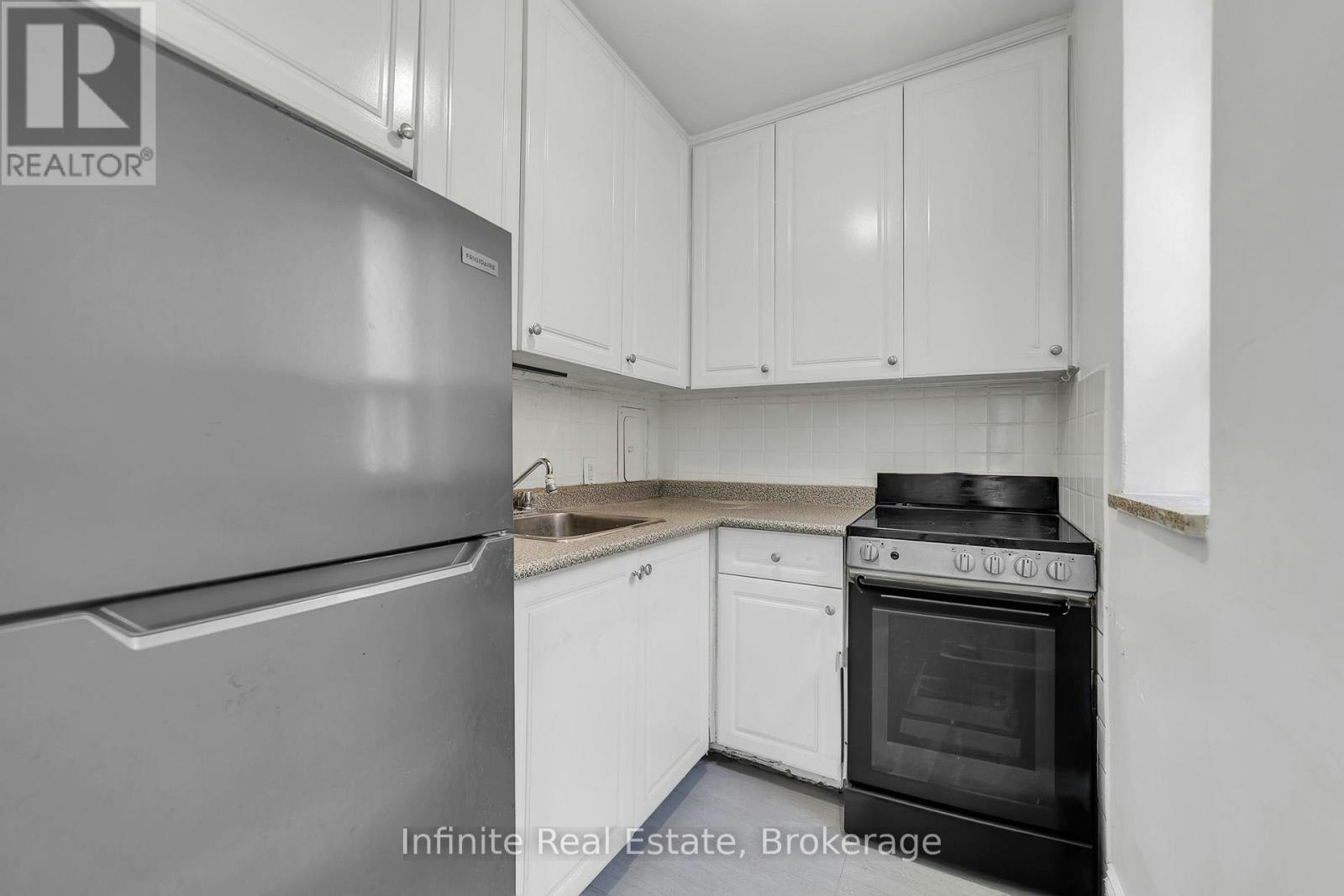 111-896 Eglinton Avenue E, Toronto, ON, M4G 2L2 - 3