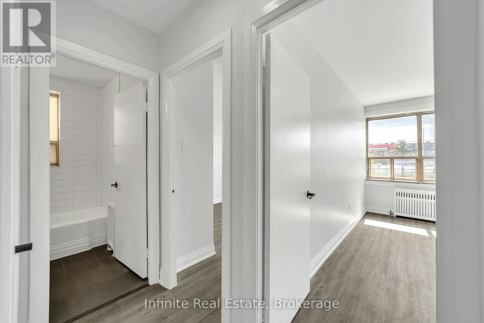 113-896 Eglinton Avenue E, Toronto, ON, M4G 2L2 - 38