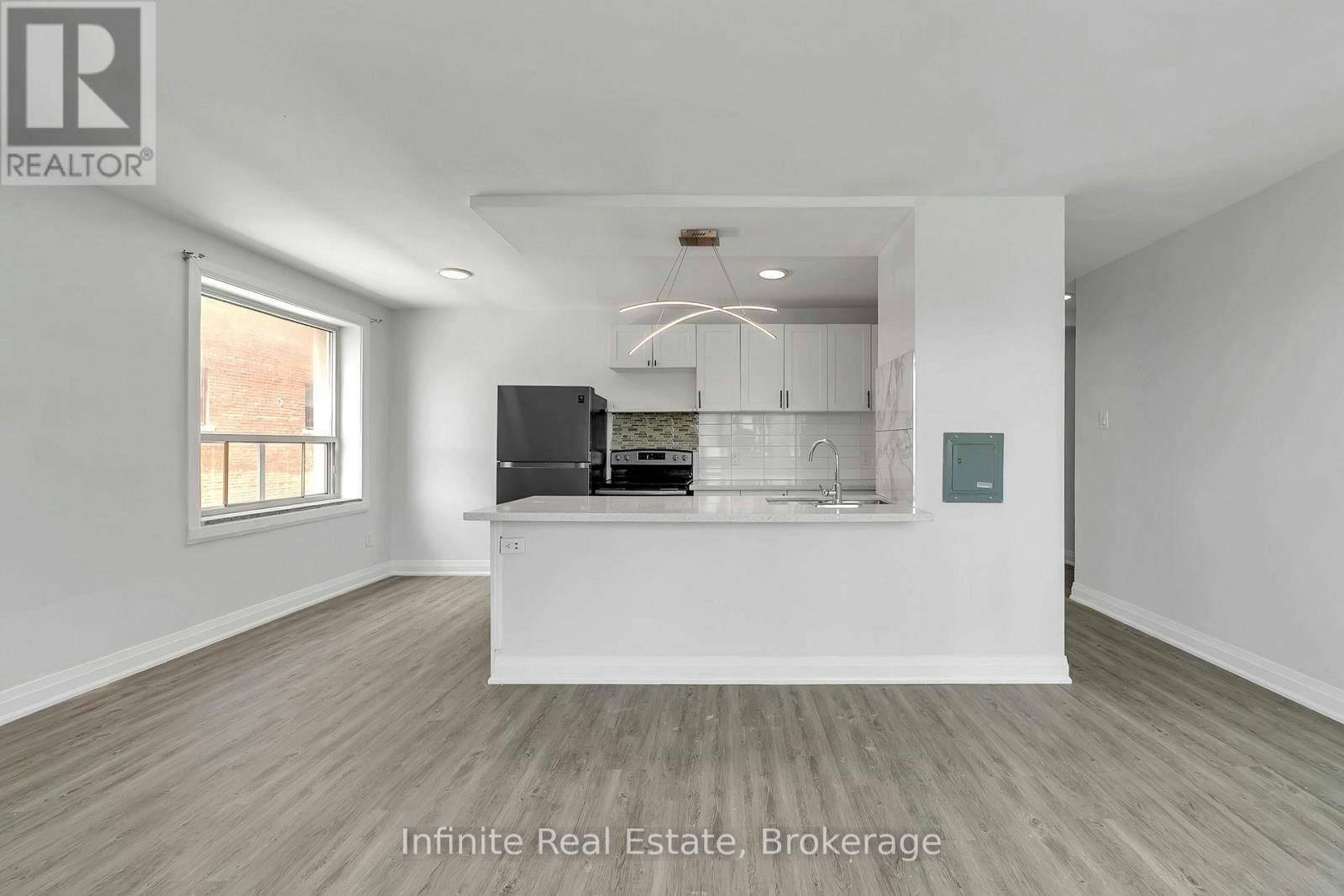 113-896 Eglinton Avenue E, Toronto, ON, M4G 2L2 - 33
