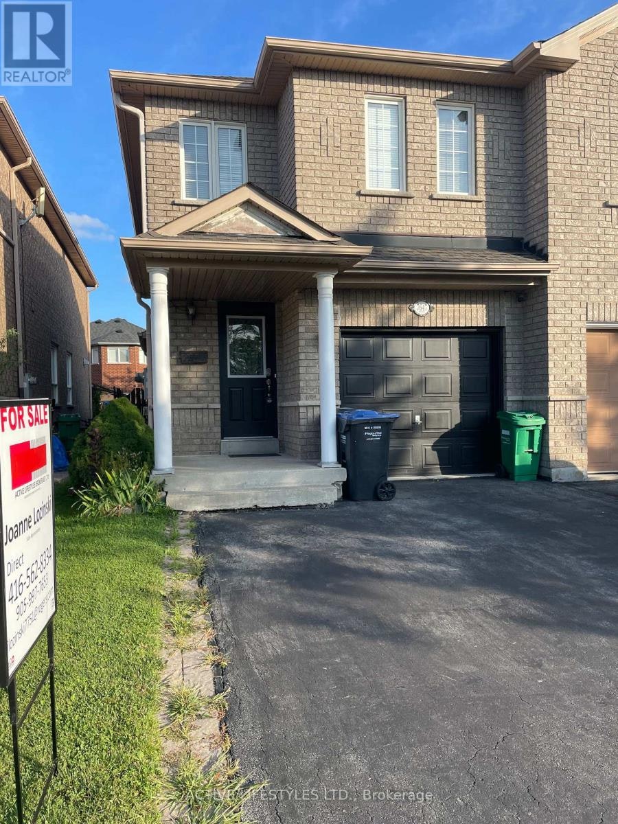 7647 Doverwood Drive, Mississauga, ON, L5N 8J2