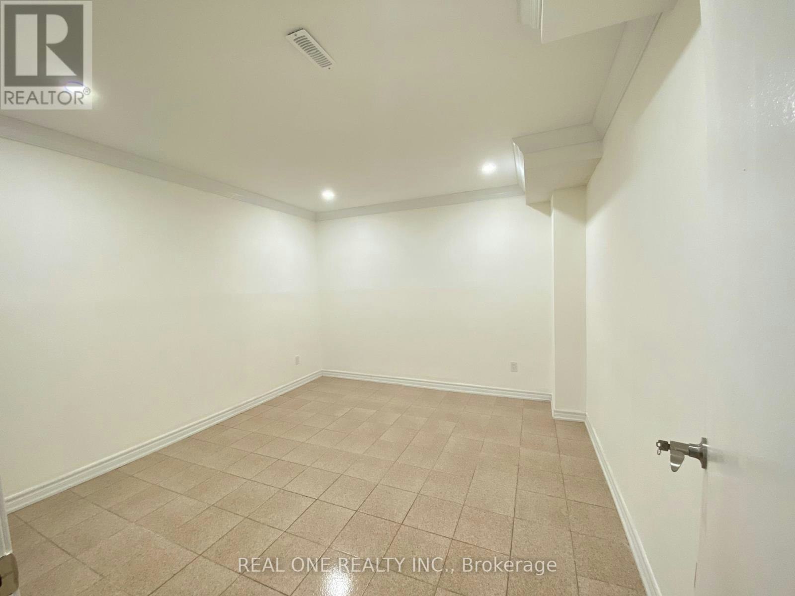 1 Addison Street, Richmond Hill, ON, L4C 7M2 - 5