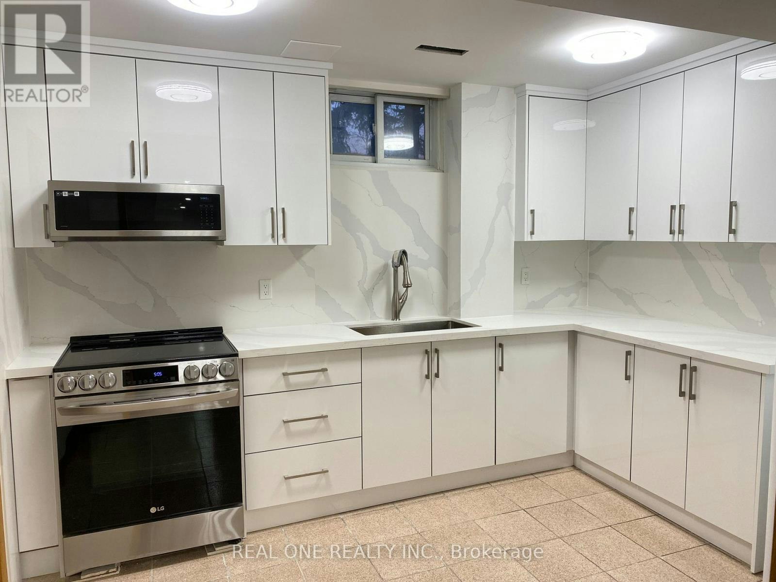1 Addison Street, Richmond Hill, ON, L4C 7M2 - 3