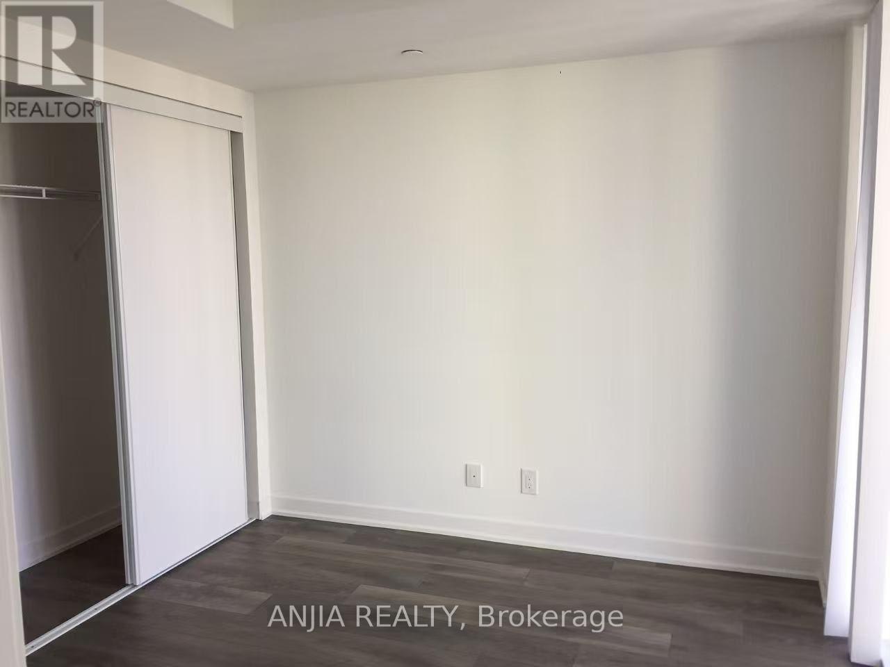 4701-100 Harbour Street E, Toronto, ON, M5J 2T5 - 5