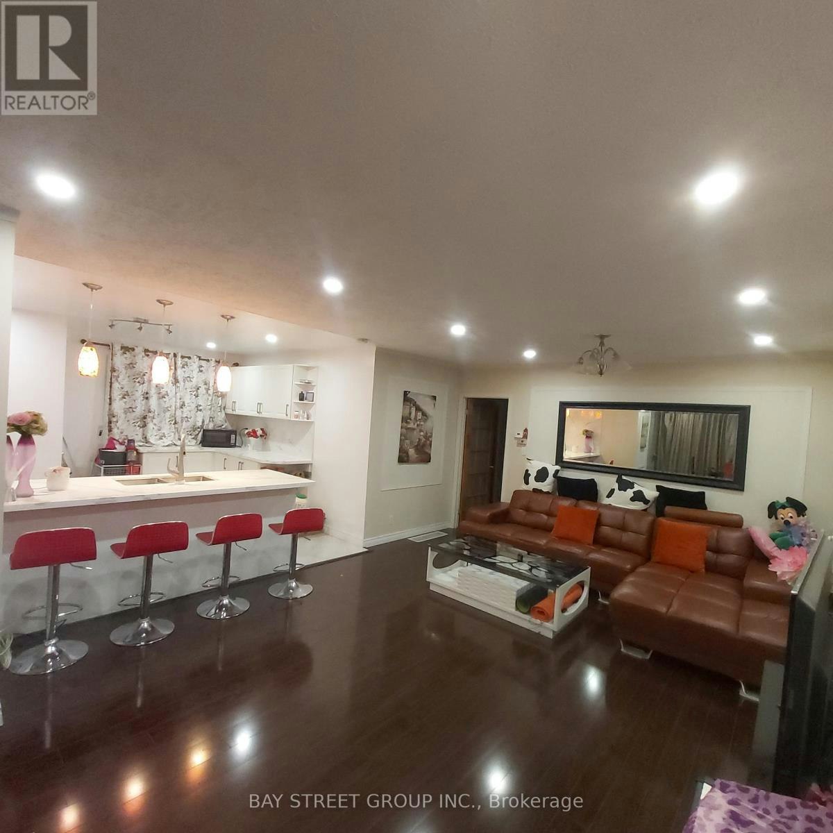 MAIN-211 Beechy Drive, Richmond Hill, ON, L4C 2X6 - 5