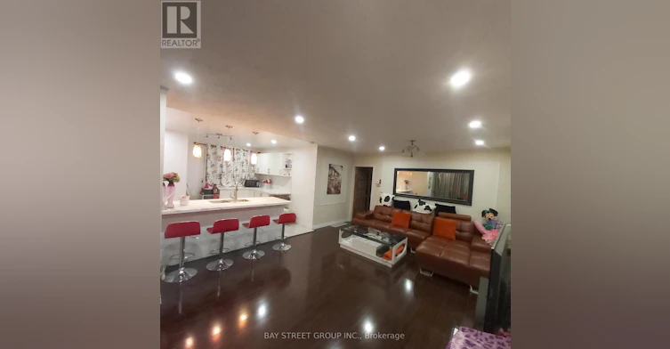 MAIN-211 Beechy Drive, Richmond Hill, ON, L4C 2X6 - 5