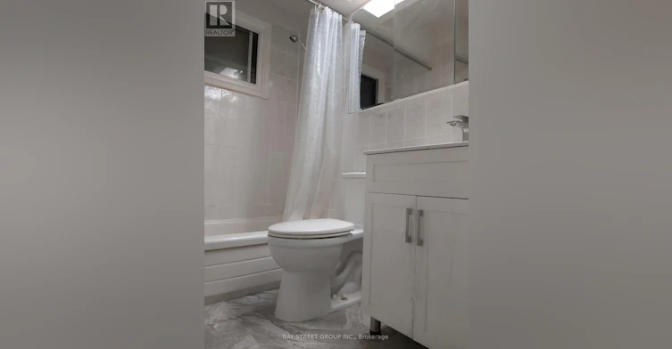 MAIN-211 Beechy Drive, Richmond Hill, ON, L4C 2X6 - 8