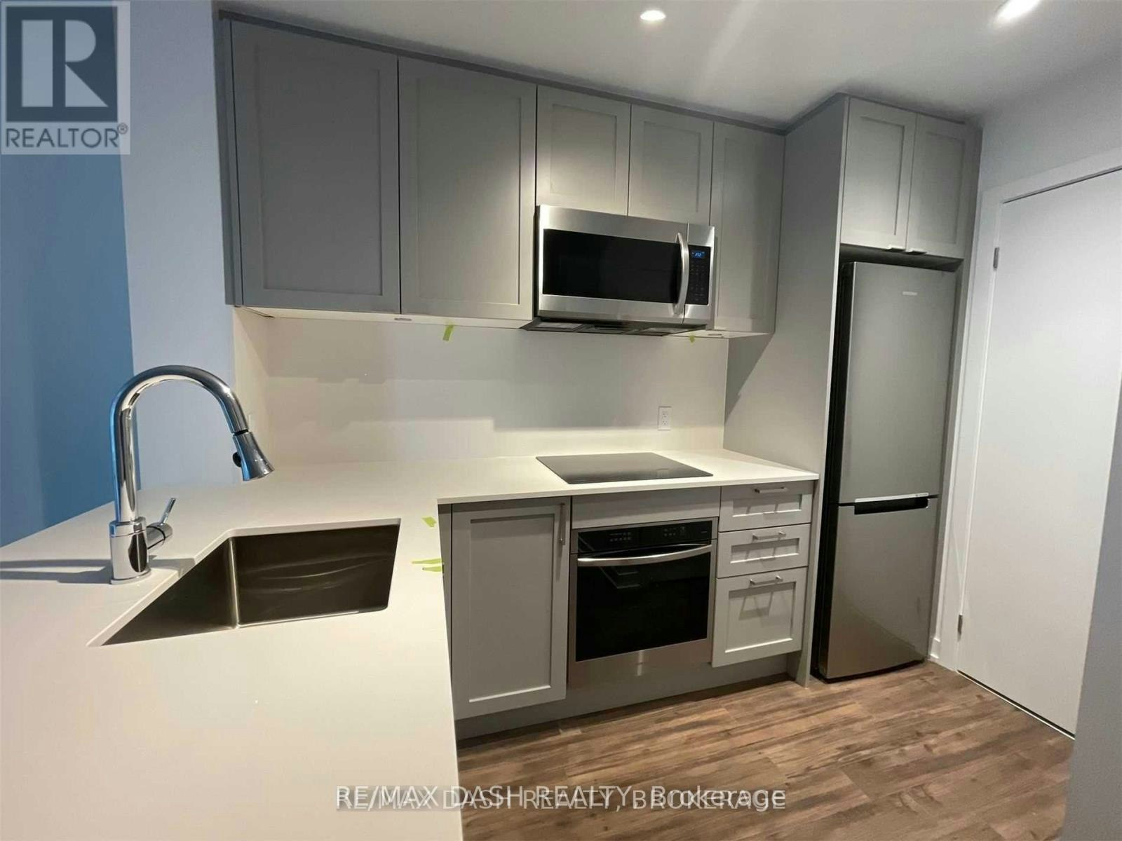 1712-1926 Lake Shore Boulevard W, Toronto, ON, M6S 1A1 - 17