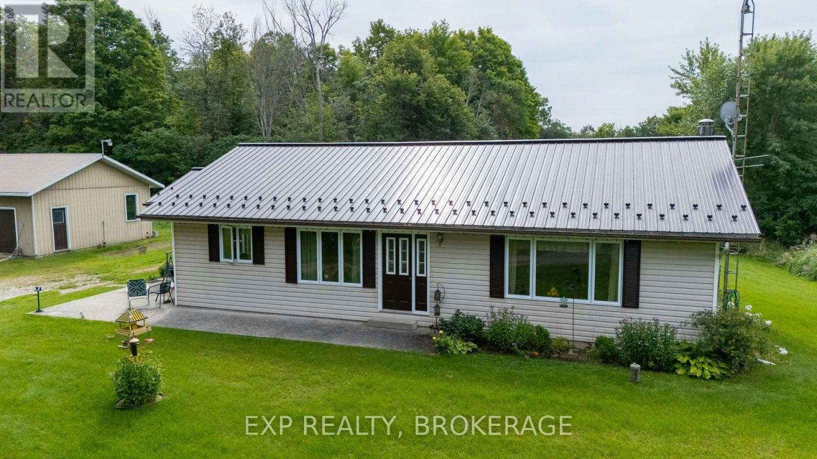 279 Munro Road, Tay Valley, ON, K0H 2B0