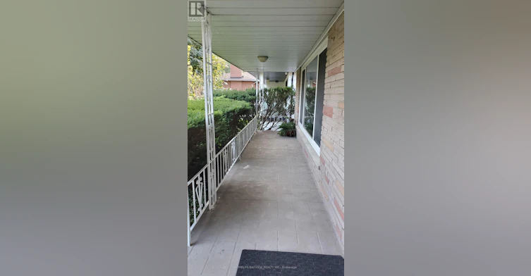 6 Restwell Crescent, Toronto, ON, M2K 2A2 - 4