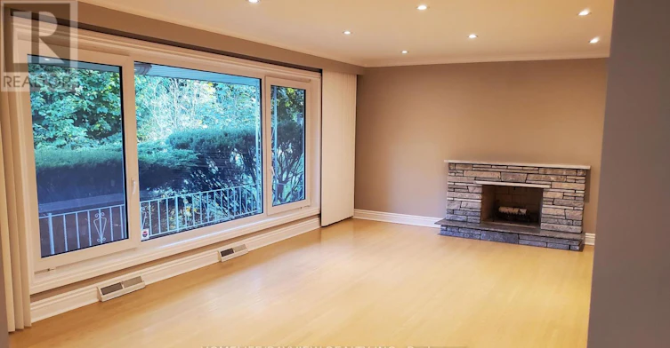 6 Restwell Crescent, Toronto, ON, M2K 2A2 - 6