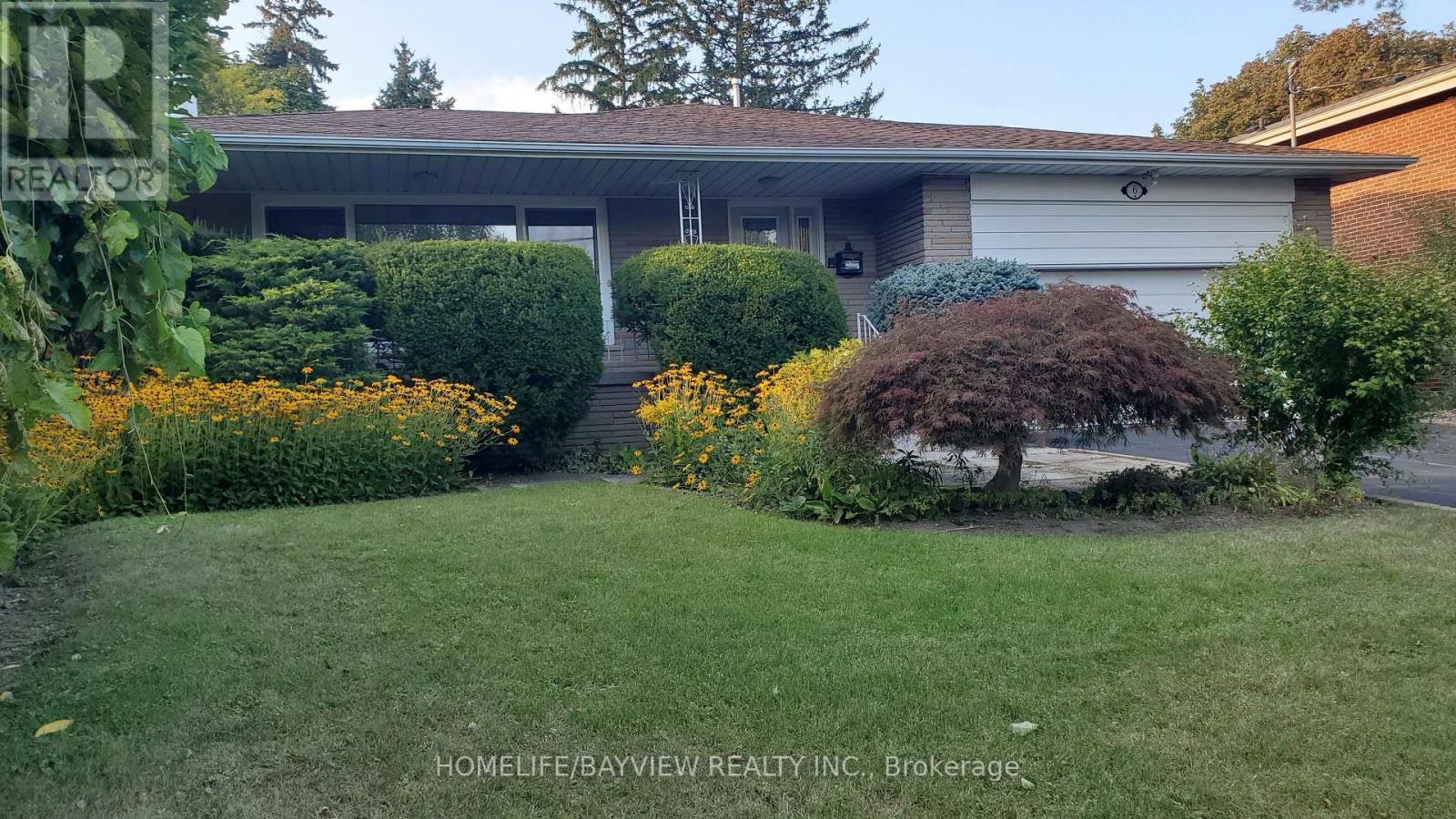 6 Restwell Crescent, Toronto, ON, M2K 2A2 - 2