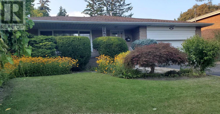 6 Restwell Crescent, Toronto, ON, M2K 2A2 - 2