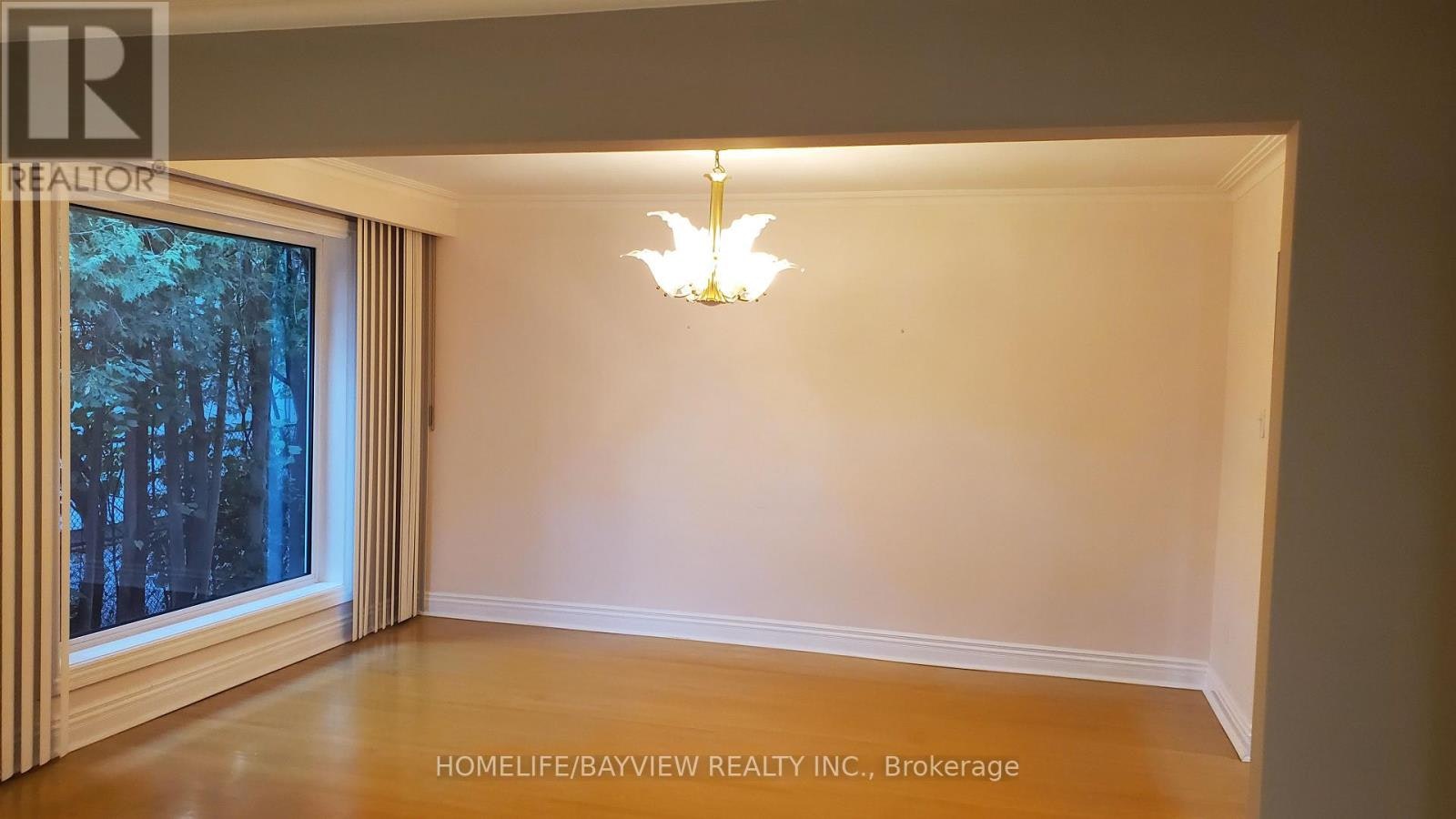 6 Restwell Crescent, Toronto, ON, M2K 2A2 - 7