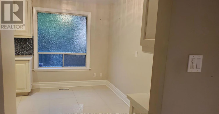 6 Restwell Crescent, Toronto, ON, M2K 2A2 - 12