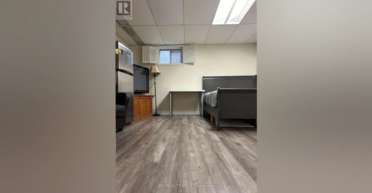 A BSMT-MASTER 3 Bedroom Butterfield Dr Drive, Toronto, ON, M3A 2L9 - 3