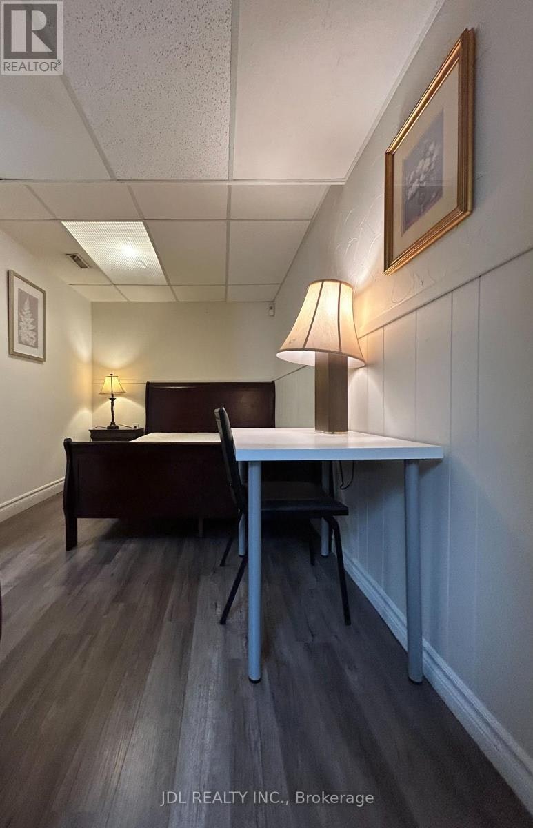 MASTER Bedroom B Bsmt 3 Butterfield Dr Drive, Toronto, ON, M3A 2L9 - 2