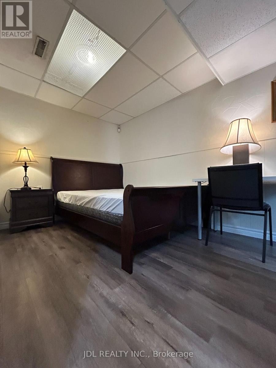 MASTER Bedroom B Bsmt 3 Butterfield Dr Drive, Toronto, ON, M3A 2L9 - 3