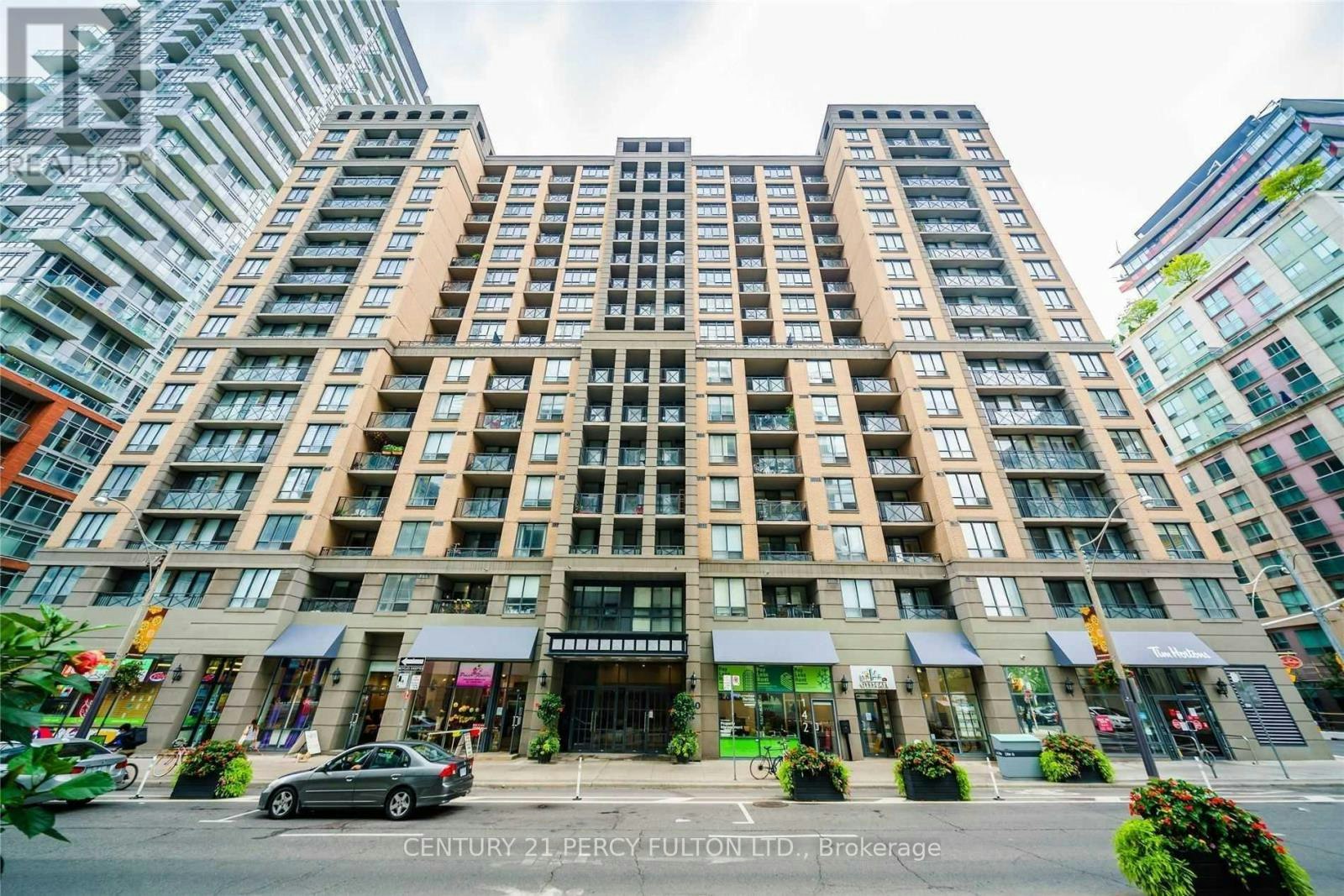 809-140 Simcoe Street, Toronto, ON, M5H 4E9
