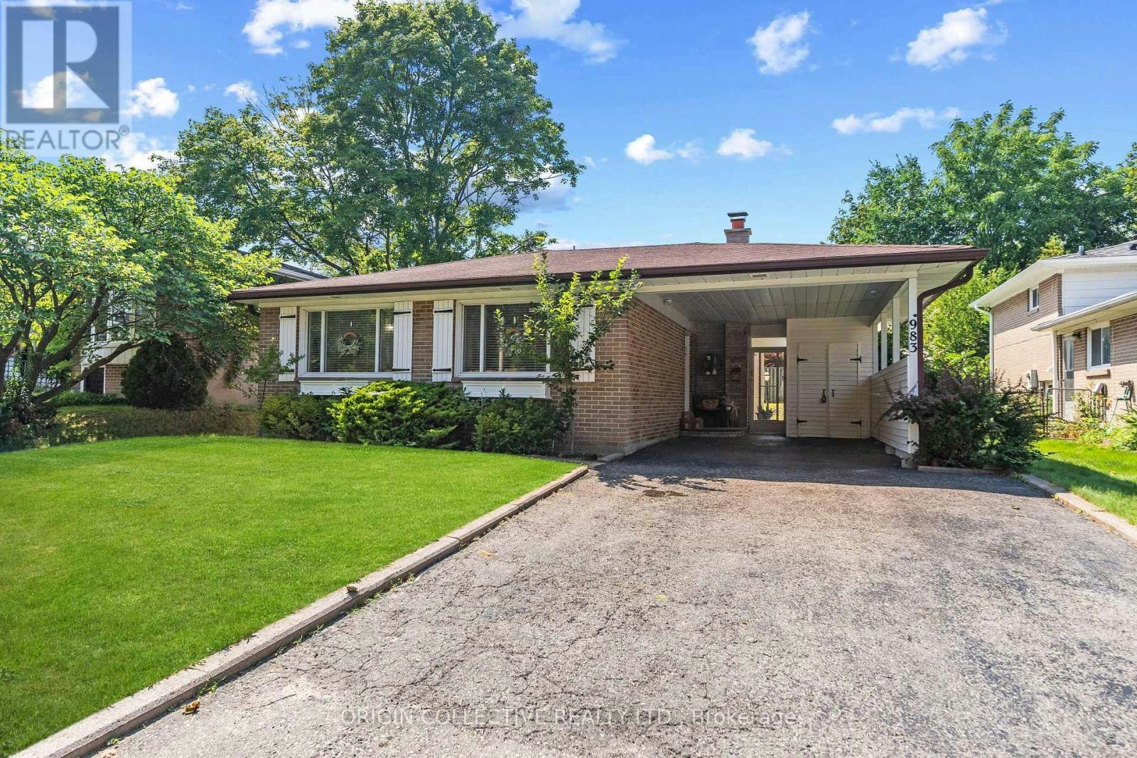 983 Parthia Crescent, Mississauga, ON, L4Y 2K9