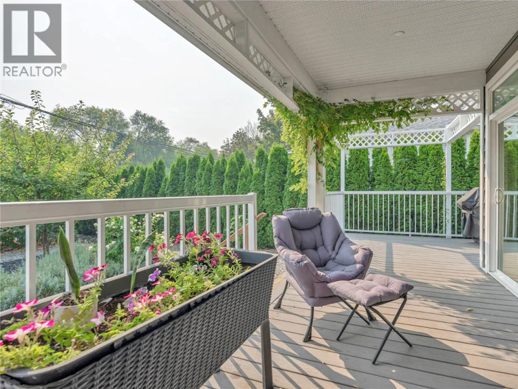 6753 Hillside Place, Oliver, BC, V0H 1T0 - 2