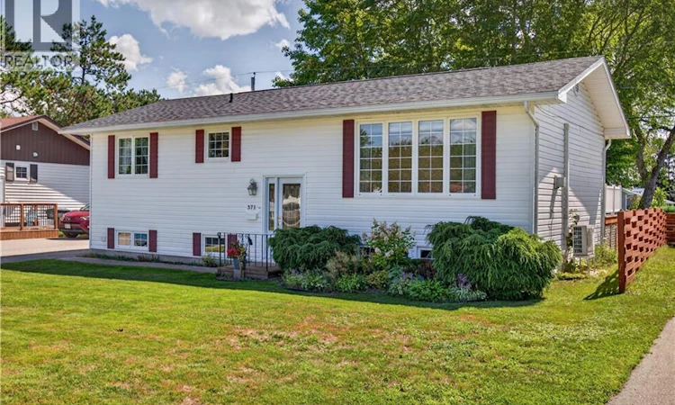 371 Highplain Crescent