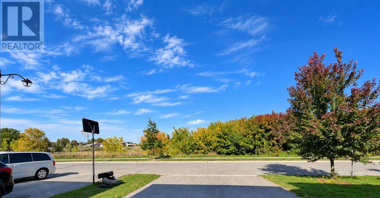 253 Rutherford Road, Bradford West Gwillimbury, ON, L3Z 0X4 - 2