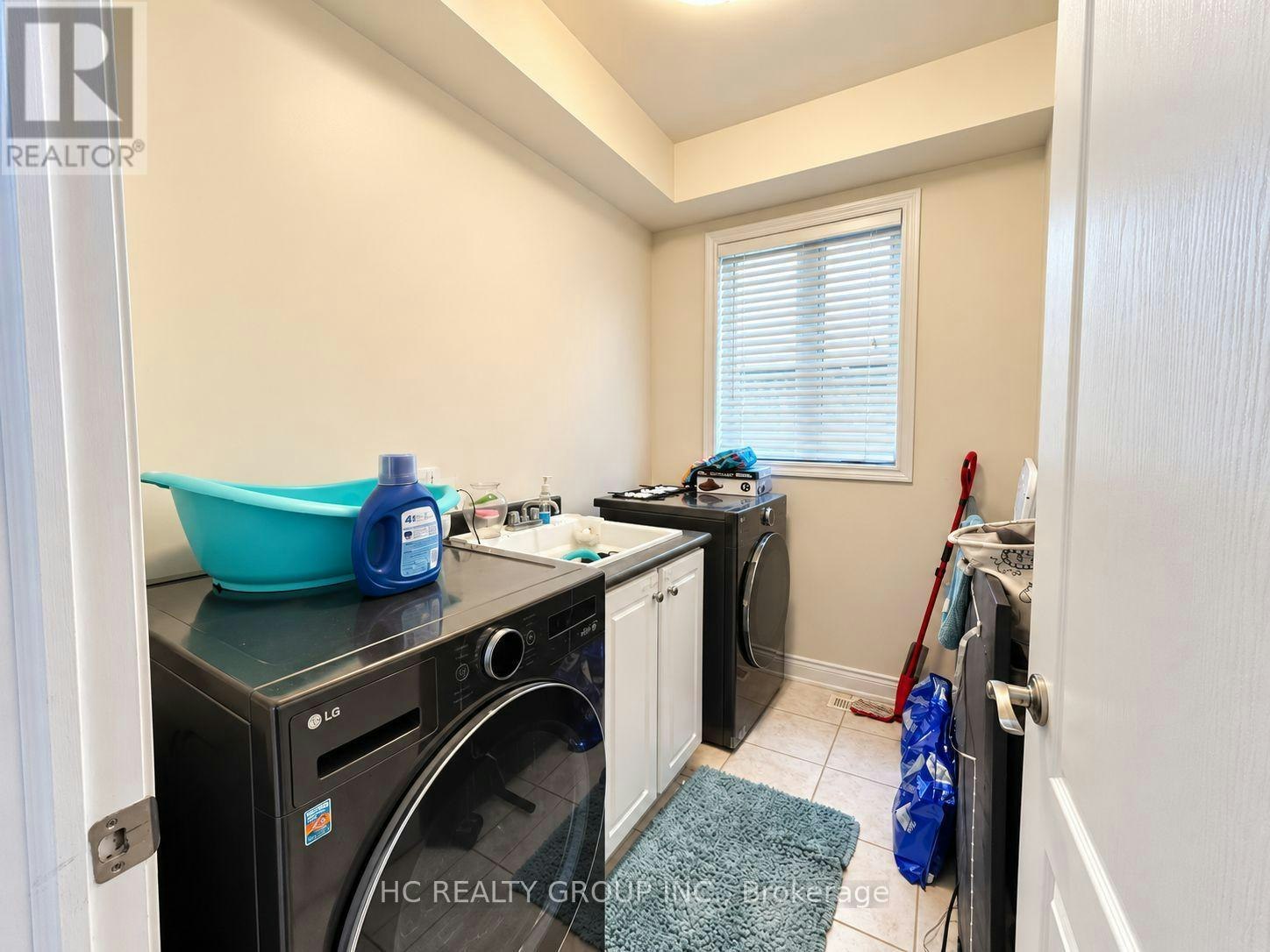 253 Rutherford Road, Bradford West Gwillimbury, ON, L3Z 0X4 - 8