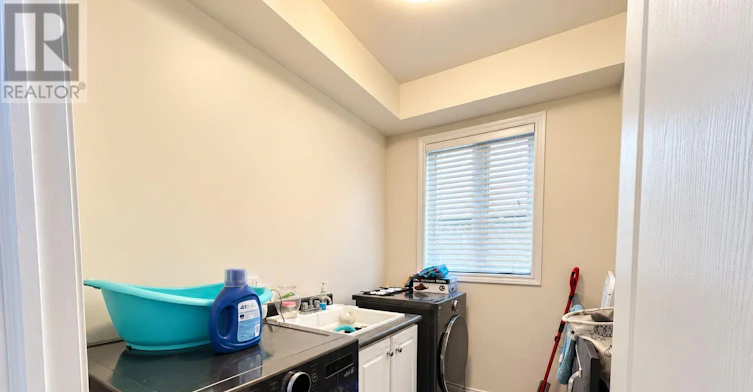253 Rutherford Road, Bradford West Gwillimbury, ON, L3Z 0X4 - 8