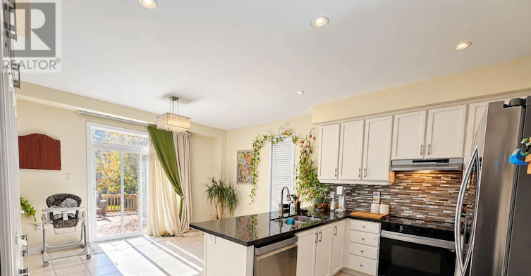 253 Rutherford Road, Bradford West Gwillimbury, ON, L3Z 0X4 - 9