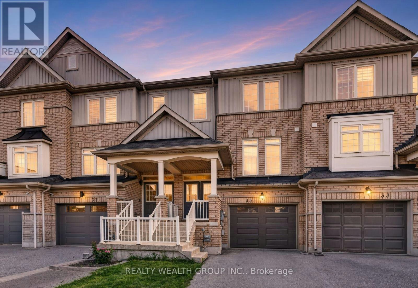 35 Matthewson Avenue, Bradford West Gwillimbury, ON, L3Z 0P3