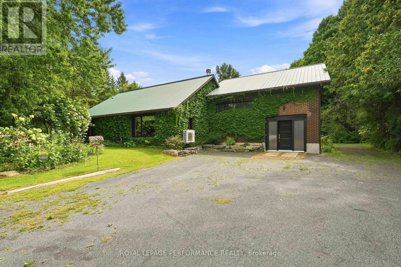 5554 10 County Road, Limoges, ON, K0B 1G0