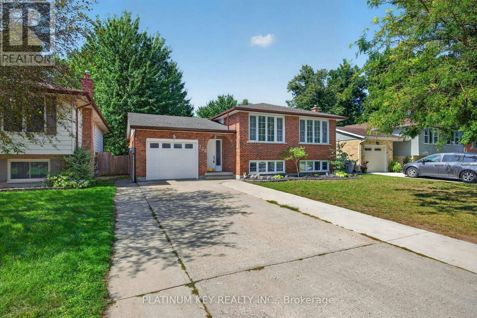 208 Southfield Drive, Strathroy, ON, N7G 3V4
