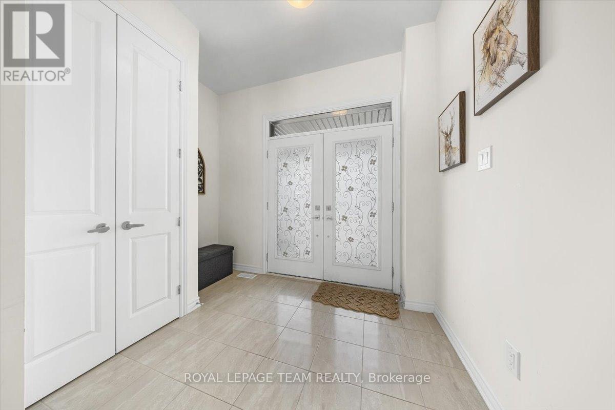 290 Turnbuckle Crescent, Ottawa, ON, K2J 7B7 - 2