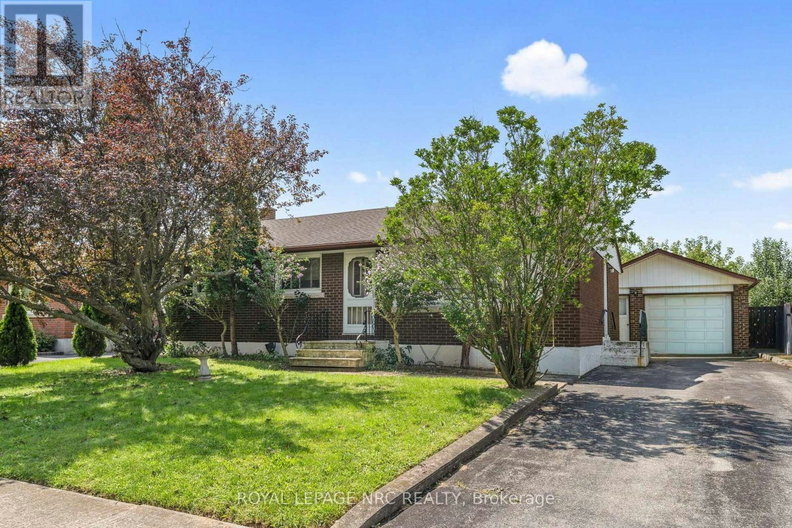 7427 Merritt Avenue, Niagara Falls, ON, L2G 5C3