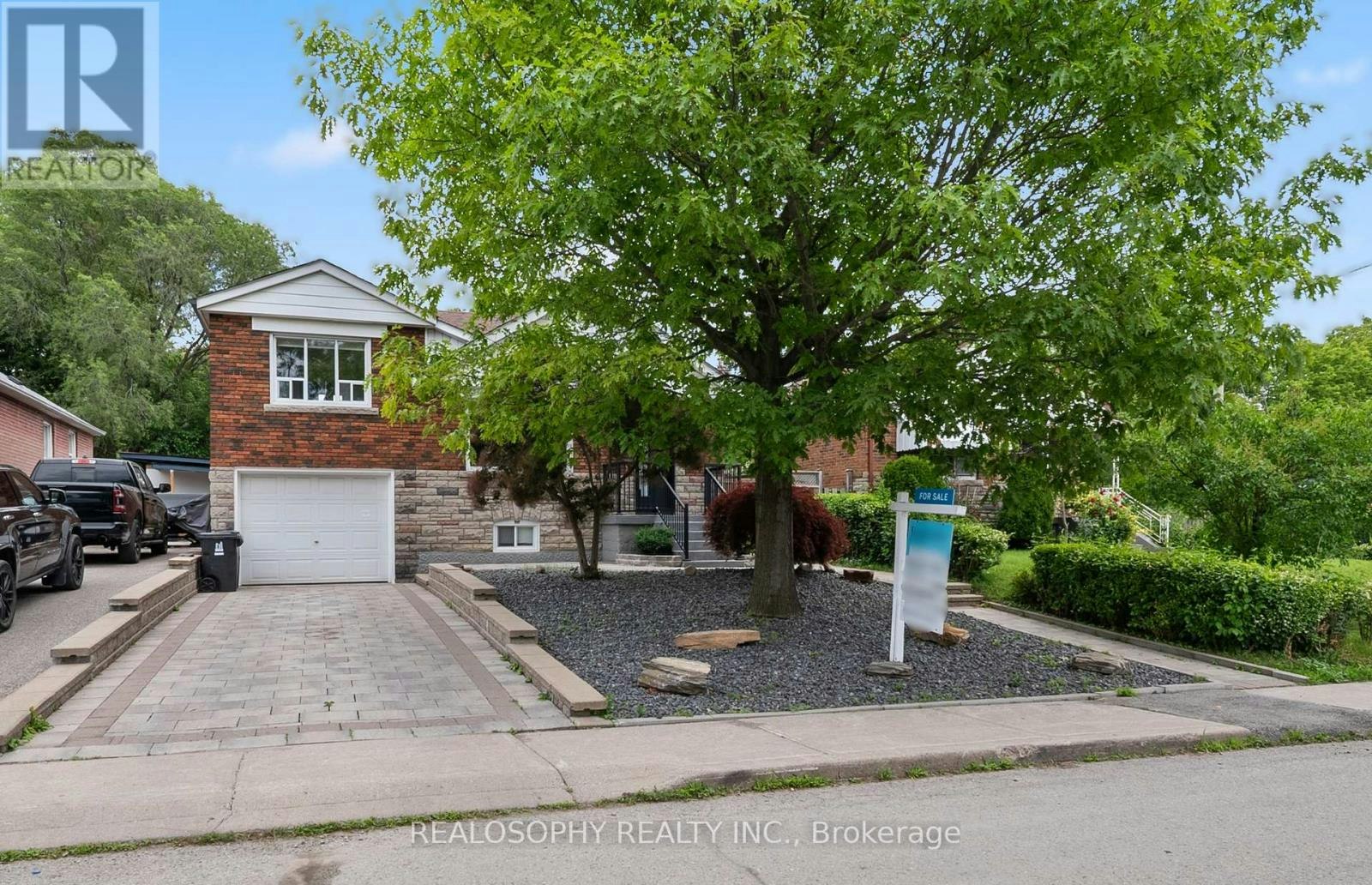 69 Squires Avenue, Toronto, ON, M4B 2R7
