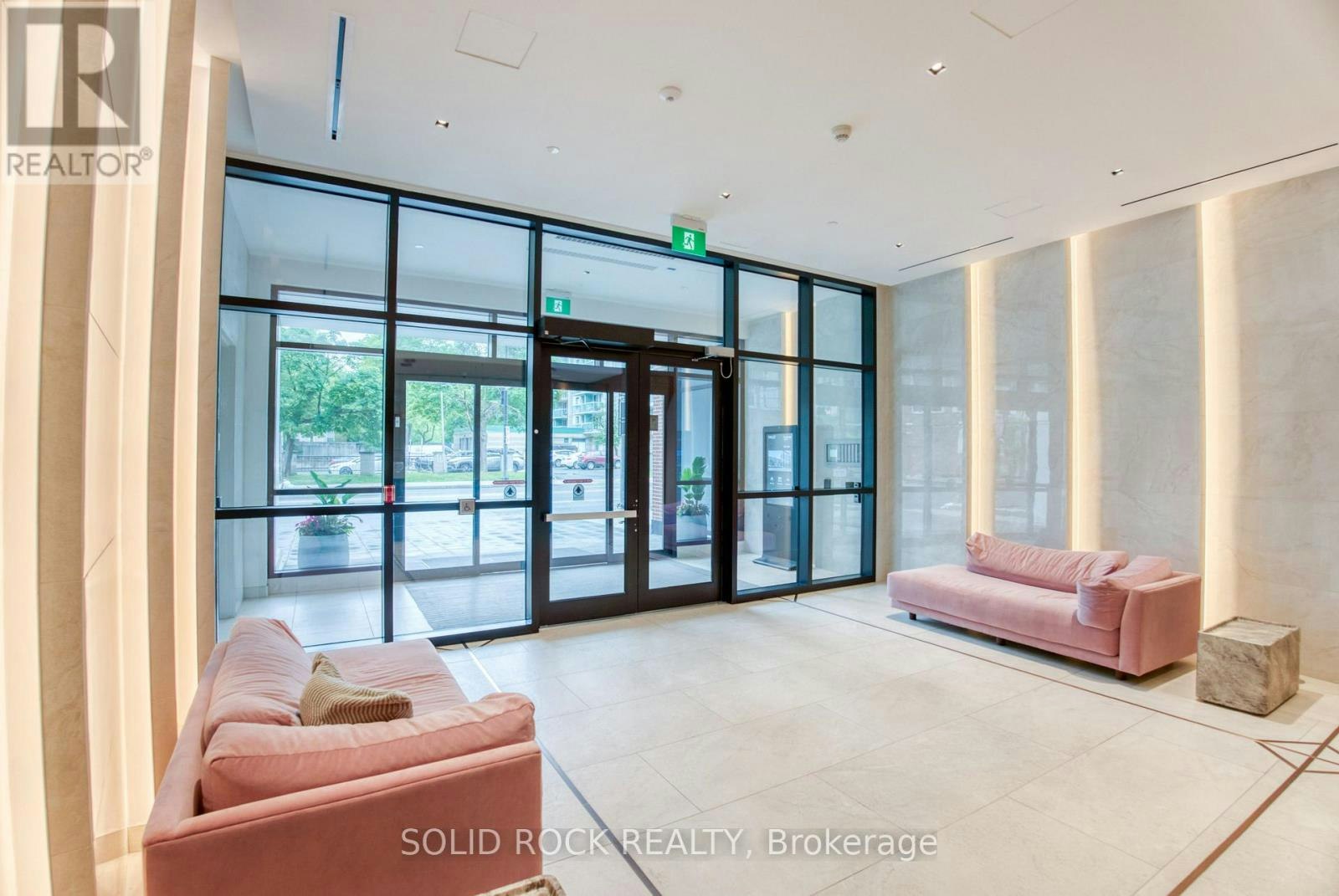 306-560 Rideau Street, Ottawa, ON, K1N 5Z8 - 2
