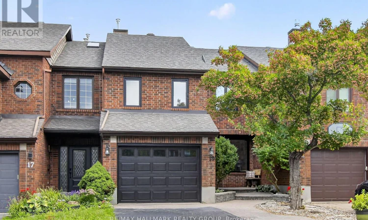 19 Windeyer Crescent
