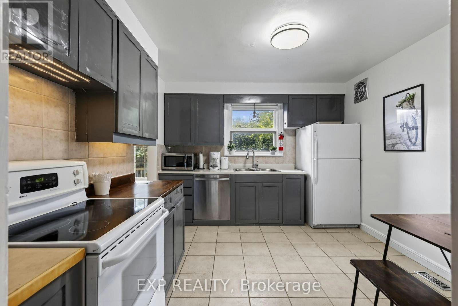 1220 Collins Avenue, Ottawa, ON, K1V 6E1 - 11