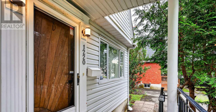 1220 Collins Avenue, Ottawa, ON, K1V 6E1 - 4