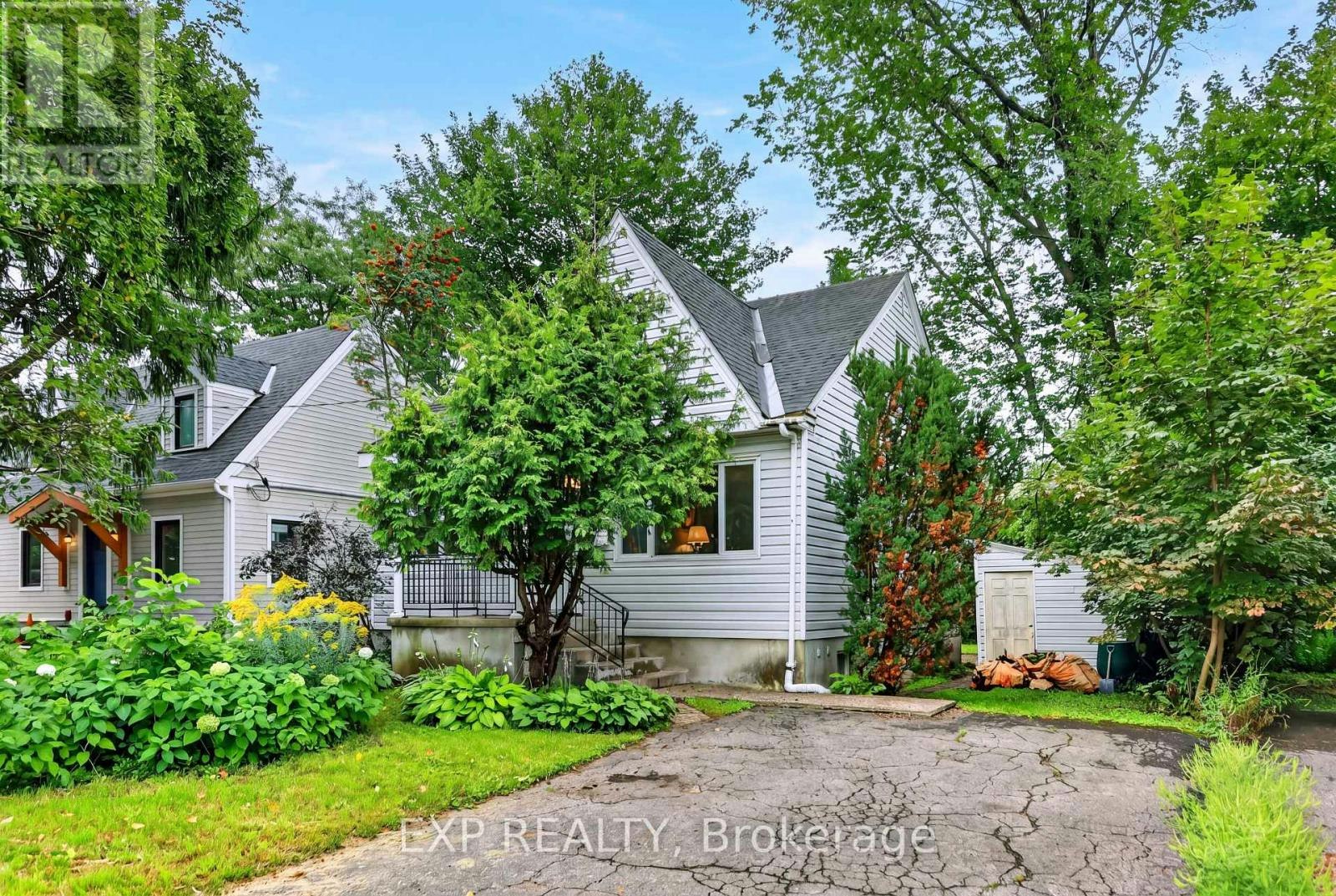 1220 Collins Avenue, Ottawa, ON, K1V 6E1 - 2