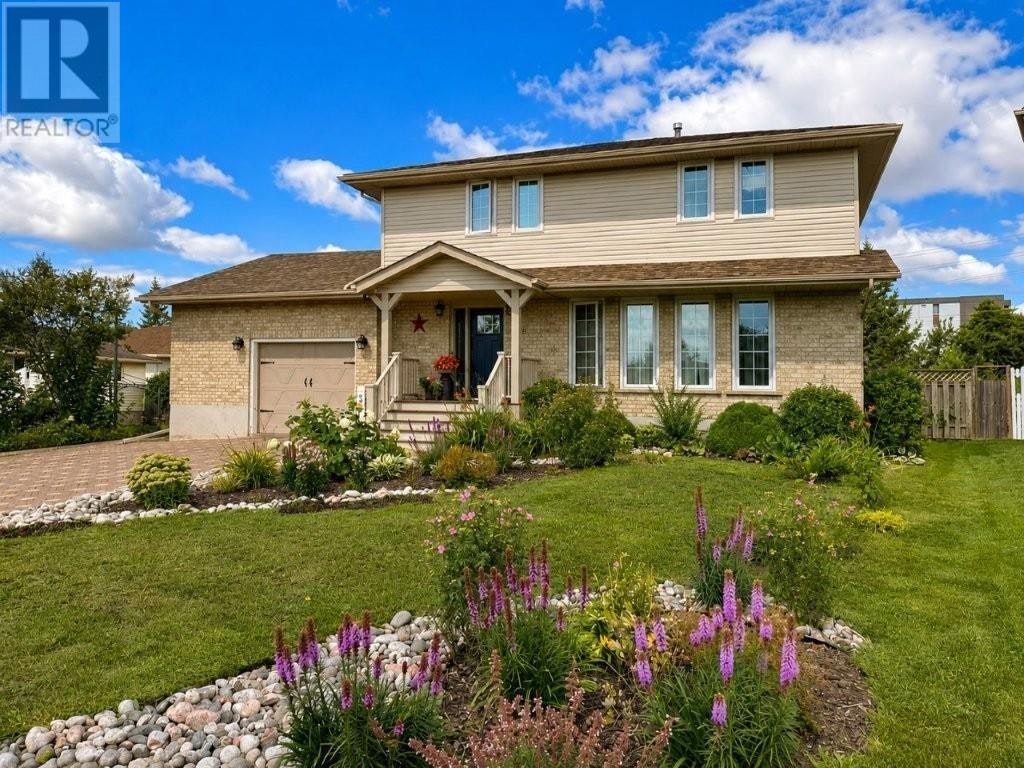 108 Flamingo Drive, Thunder Bay, ON, P7B 6K1