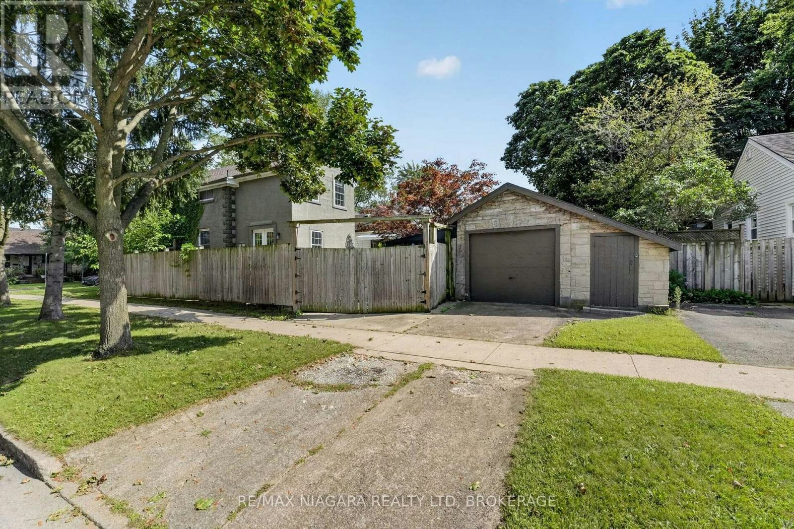 51 Wiley Street, St. Catharines, ON, L2R 4G1 - 34