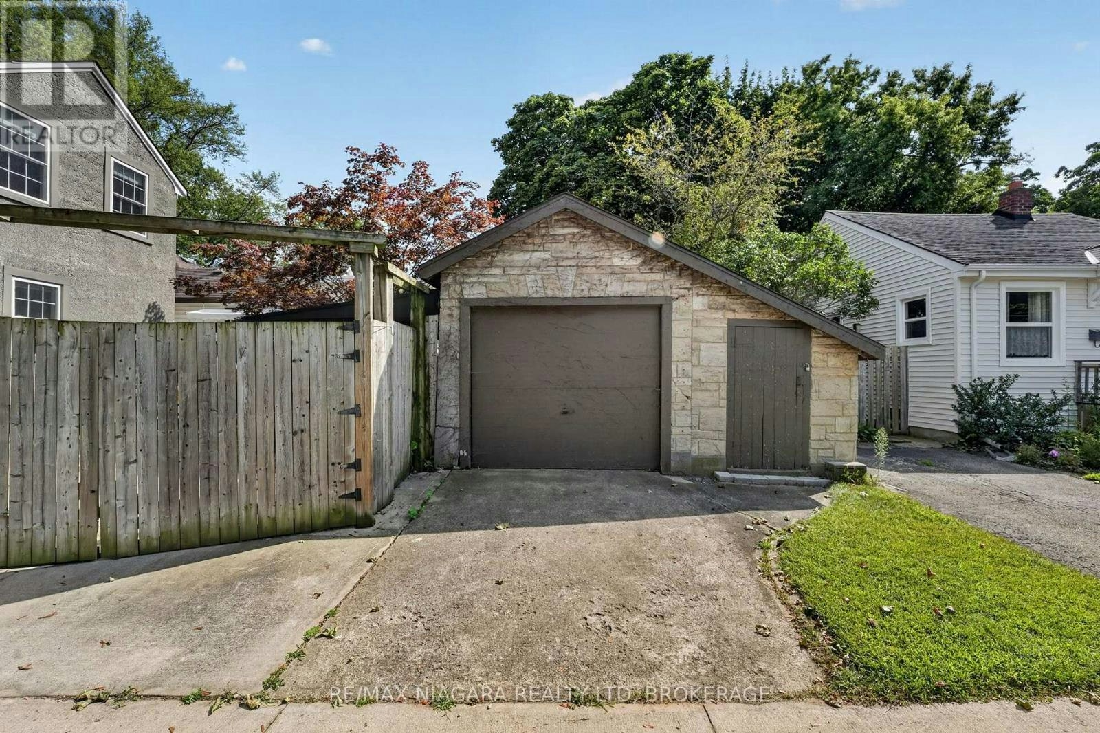 51 Wiley Street, St. Catharines, ON, L2R 4G1 - 33