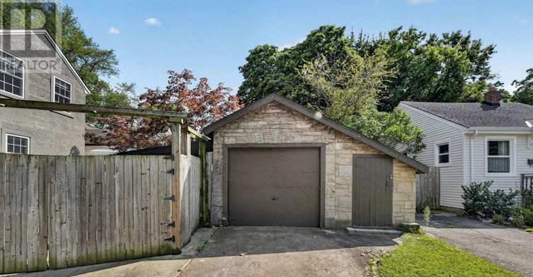 51 Wiley Street, St. Catharines, ON, L2R 4G1 - 33