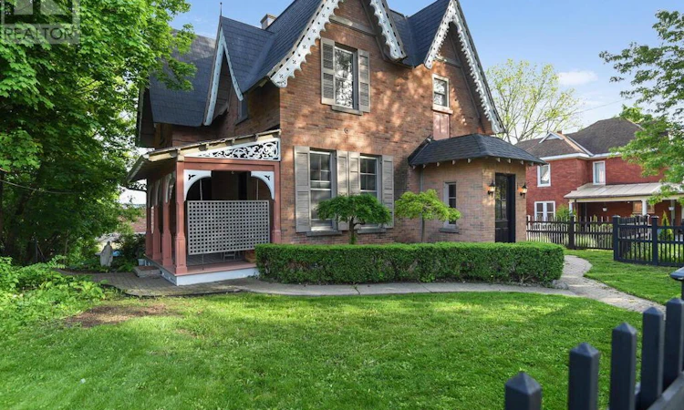 157 Dibble Street W