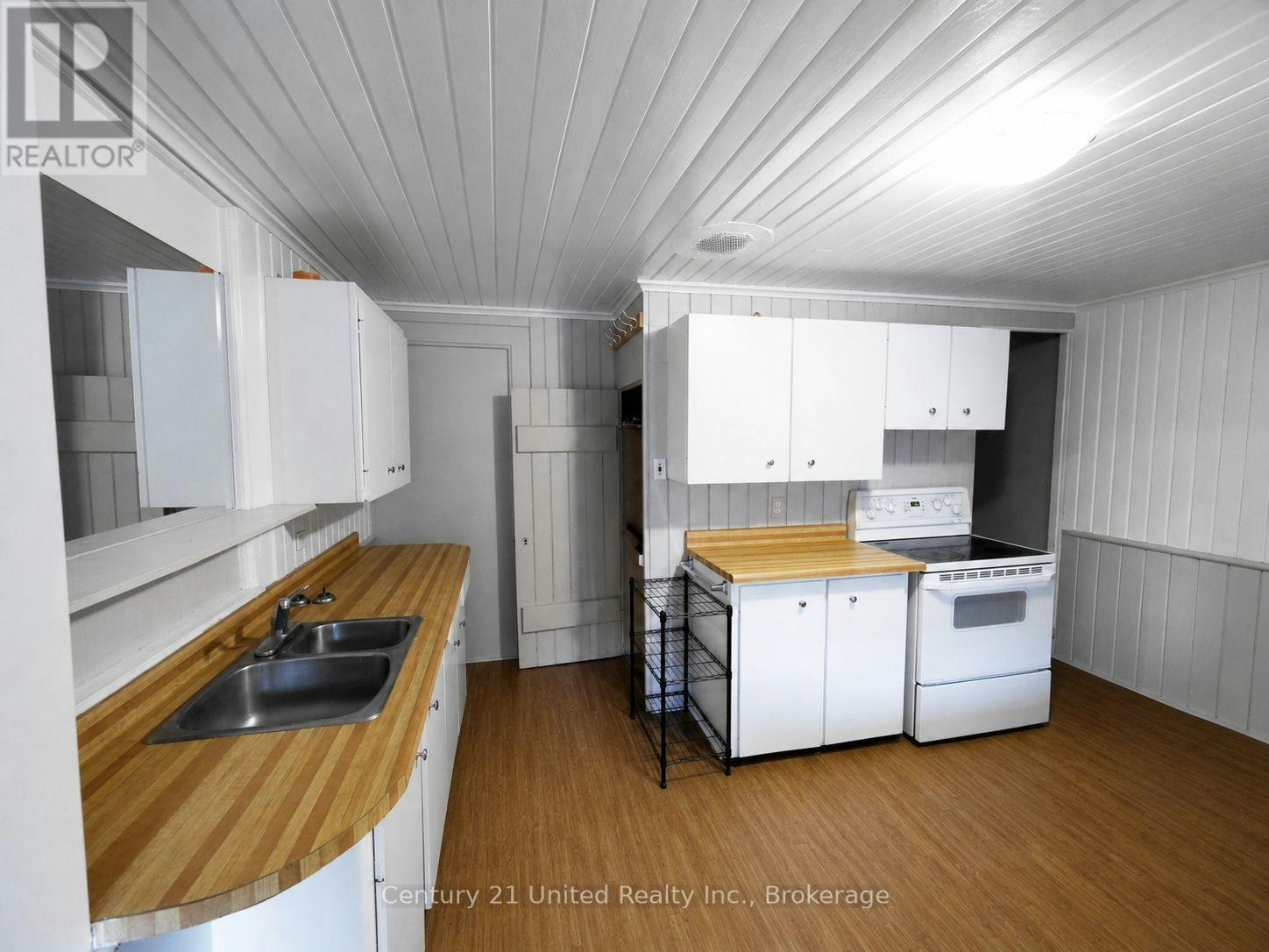 375A Queen Street, Peterborough, ON, K9H 3J7 - 2