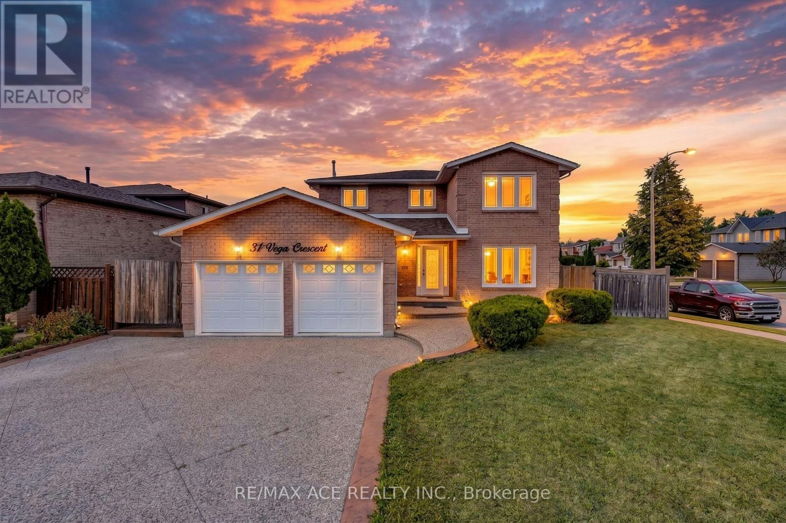 31 Vega Crescent, Hamilton, ON, L8E 4S6